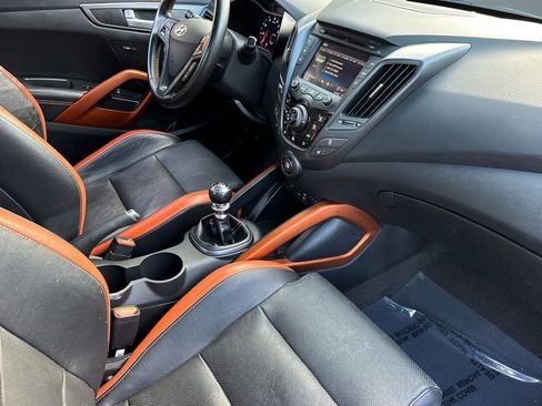 Used 2016 Hyundai Veloster Turbo image 32