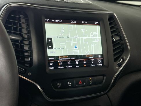Used 2023 Jeep Cherokee Altitude Lux AWD/4WD image 13