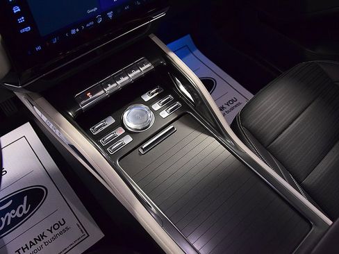 Used 2024 Lincoln Nautilus Reserve image 20