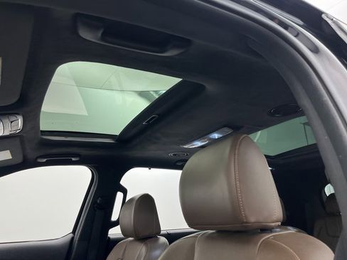 Used 2021 Kia Telluride SX w/ SX Prestige Package image 3