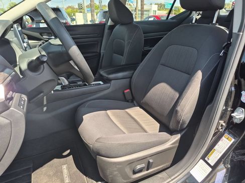 Used 2025 Nissan Altima 2.5 SV AWD/4WD image 25