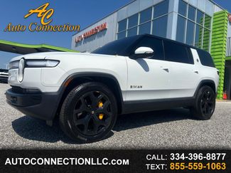 Used 2025 Rivian R1S Premium image 1