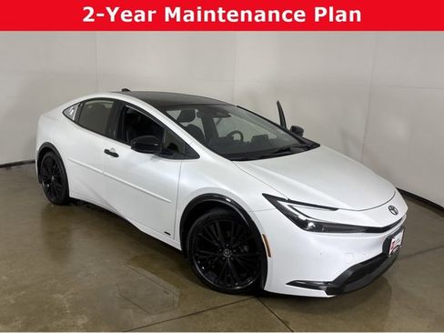 Used 2025 Toyota Prius AWD image 1