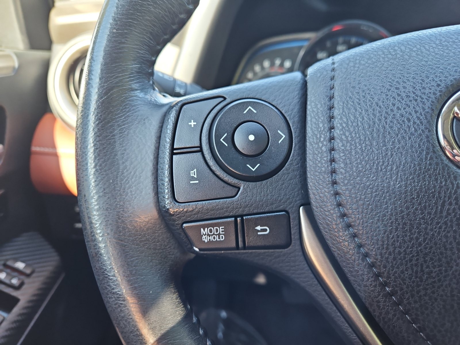 Used 2014 Toyota RAV4 Limited AWD/4WD image 27