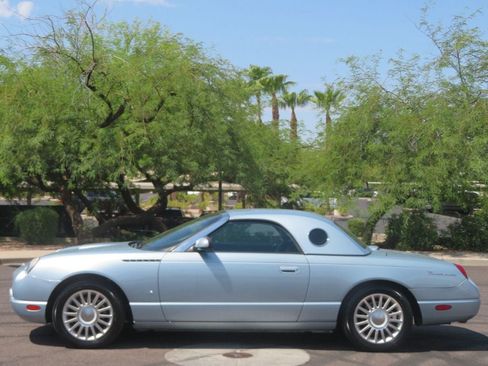 Used 2004 Ford Thunderbird RWD image 2
