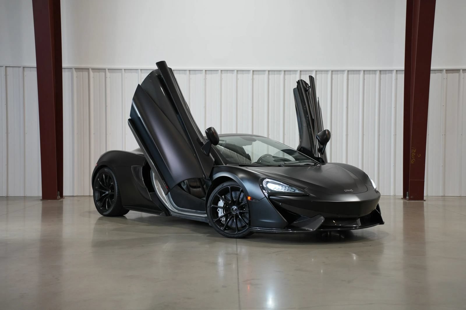 Used 2019 McLaren 570S Spider RWD image 1
