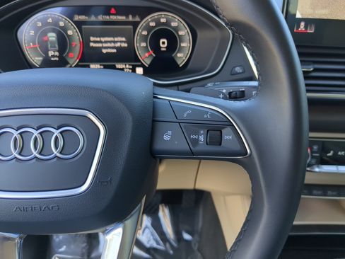 Certified 2025 Audi Q5 2.0T Premium Plus image 34