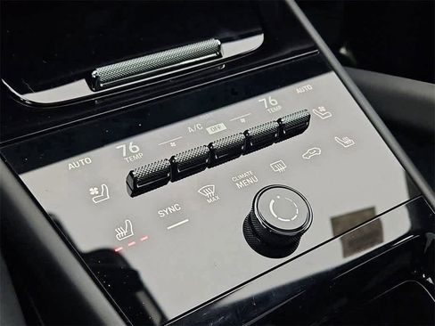 Certified 2024 Porsche Cayenne Turbo image 21