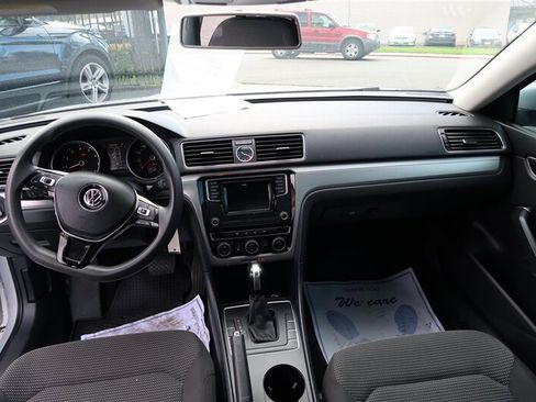 Used 2016 Volkswagen Passat 1.8T S FWD image 9