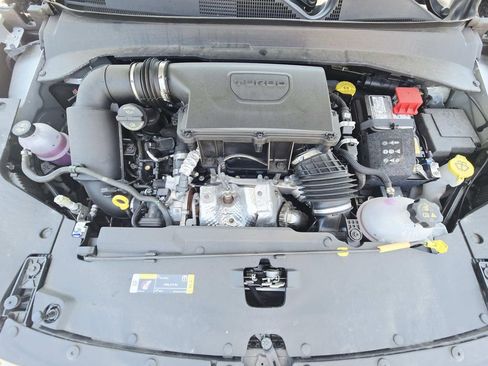 Certified 2025 Jeep Compass Latitude w/ Sun & Sound Group AWD/4WD image 18