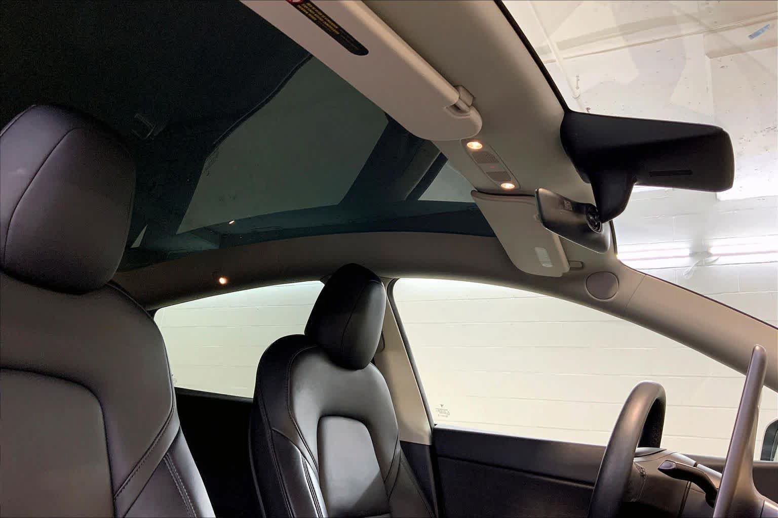 Used 2022 Tesla Model Y Long Range AWD/4WD image 13