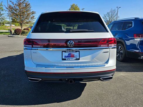 New 2025 Volkswagen Atlas SEL image 6