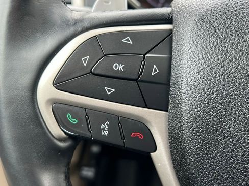 Used 2017 Jeep Grand Cherokee Limited image 37