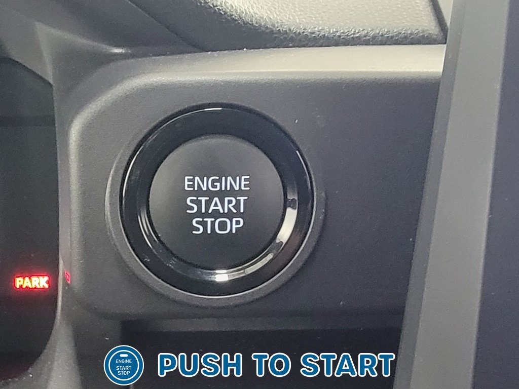 Used 2025 Toyota Tacoma SR5 AWD/4WD image 19