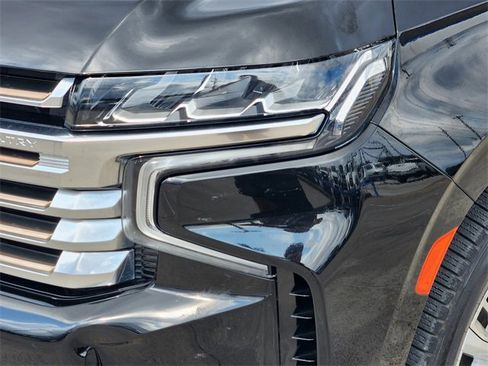 Used 2021 Chevrolet Suburban High Country image 9