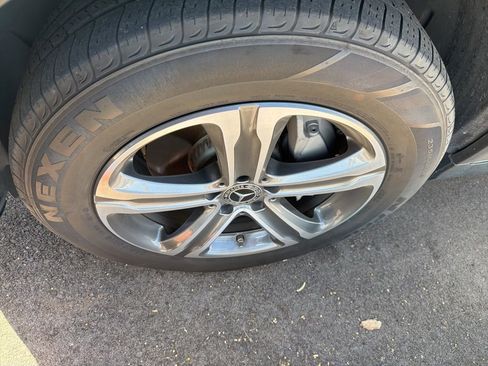 Used 2019 Mercedes-Benz GLC 300 image 6