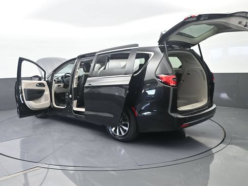 Used 2023 Chrysler Pacifica Touring-L FWD image 80