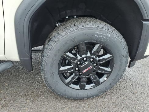 New 2026 GMC Sierra 2500 AT4 w/ Max Trailering Package AWD/4WD image 9