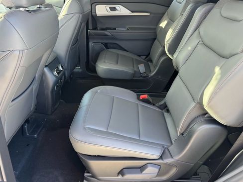 New 2026 Ford Explorer Active w/ Active Comfort Package image 11