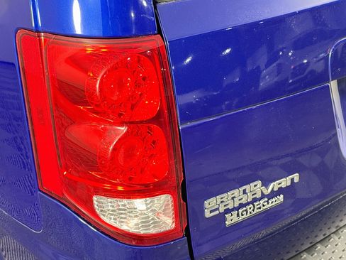 Used 2018 Dodge Grand Caravan SE w/ UConnect Hands-Free Group FWD image 33