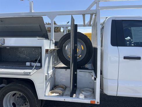 Used 2023 Ford F550 2WD Regular Cab Super Duty image 11