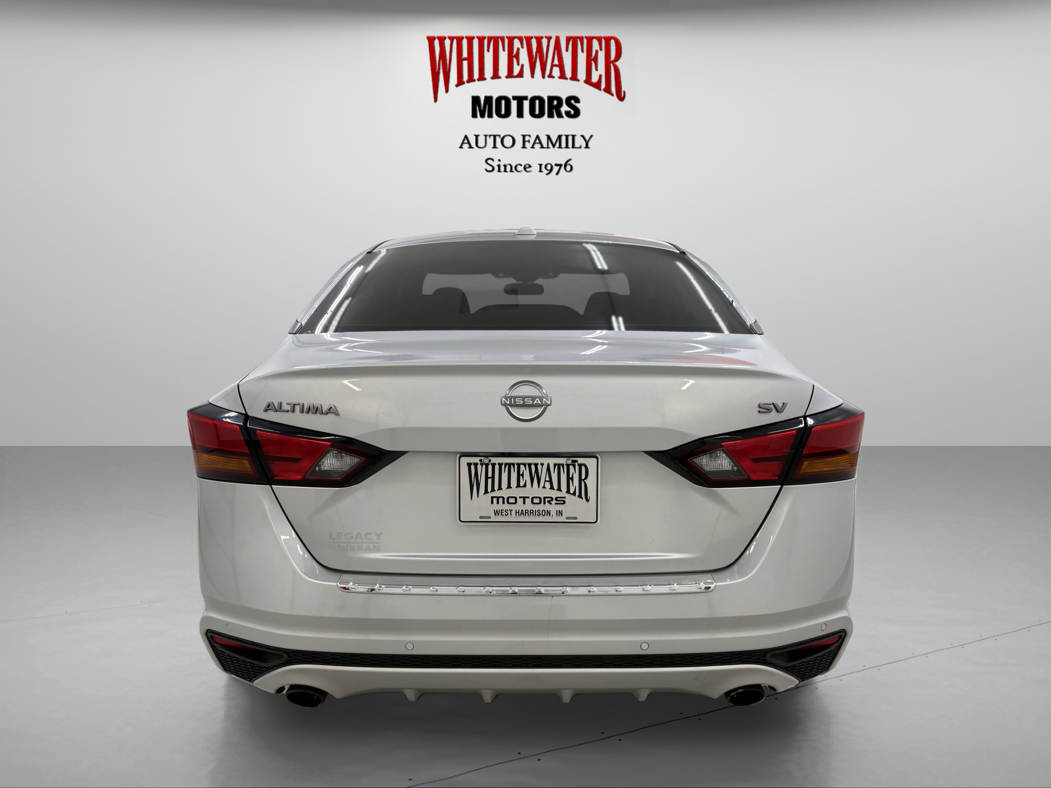 Used 2023 Nissan Altima 2.5 SV w/ SV Premium Package FWD image 3