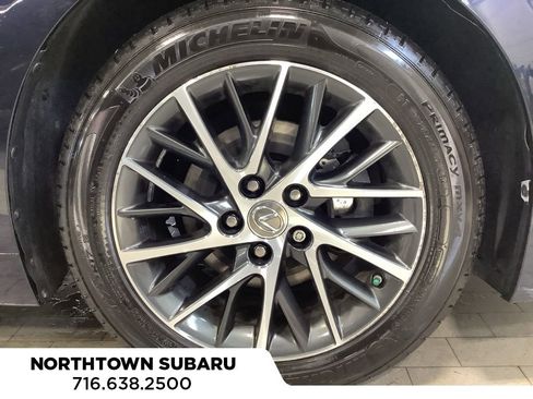 Used 2018 Lexus ES 350 w/ Luxury Package w/Wood Trim image 27