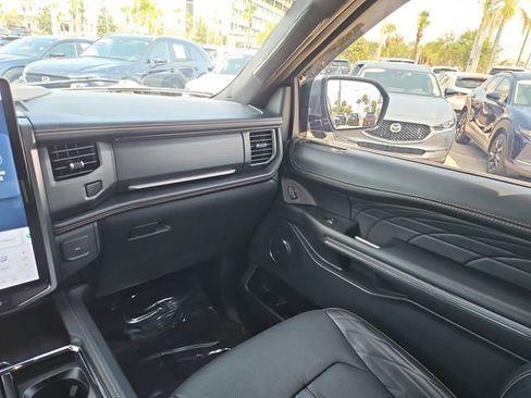 Used 2024 Ford Expedition Max Platinum AWD/4WD image 11