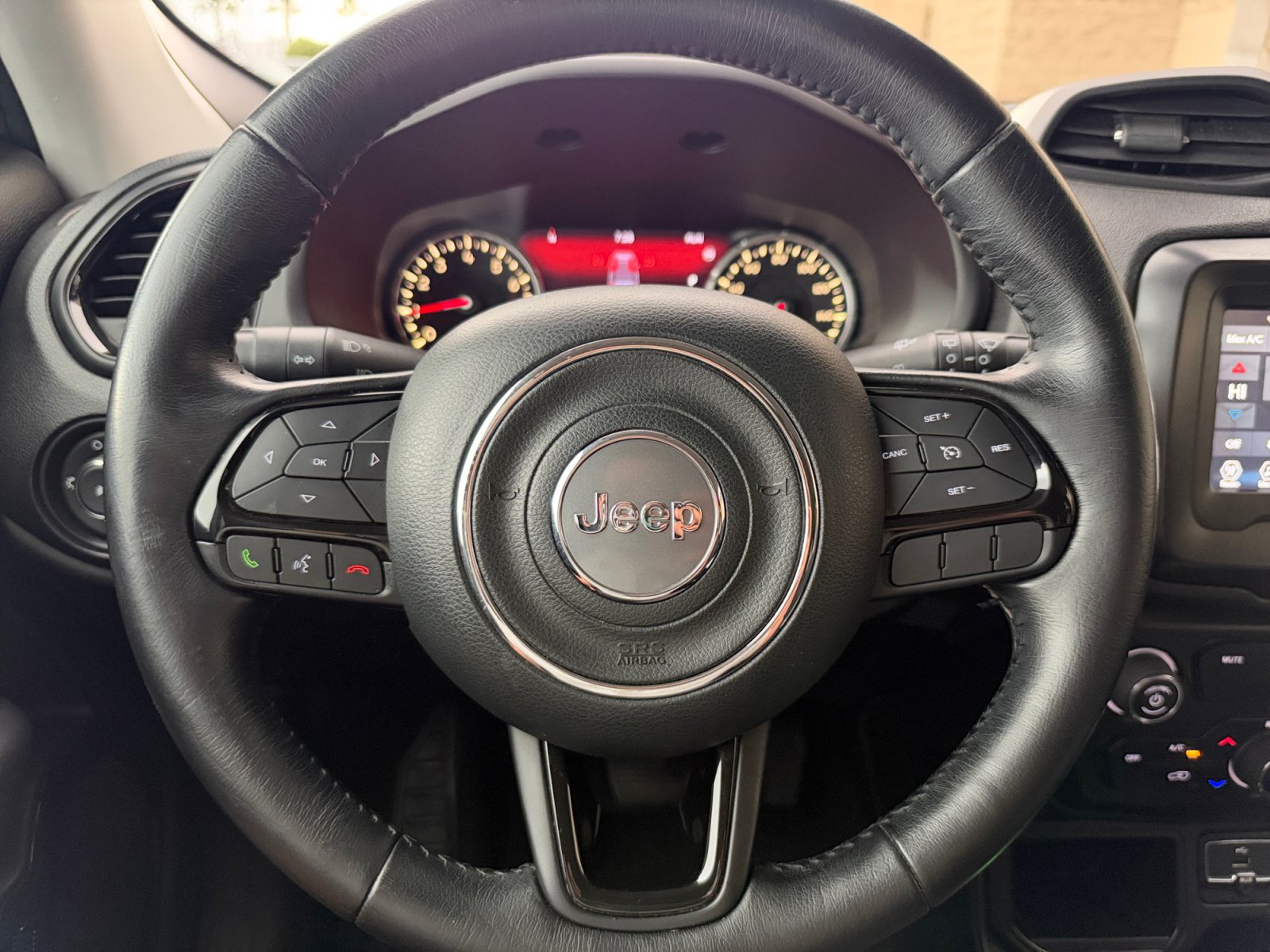 Used 2020 Jeep Renegade Altitude FWD image 9