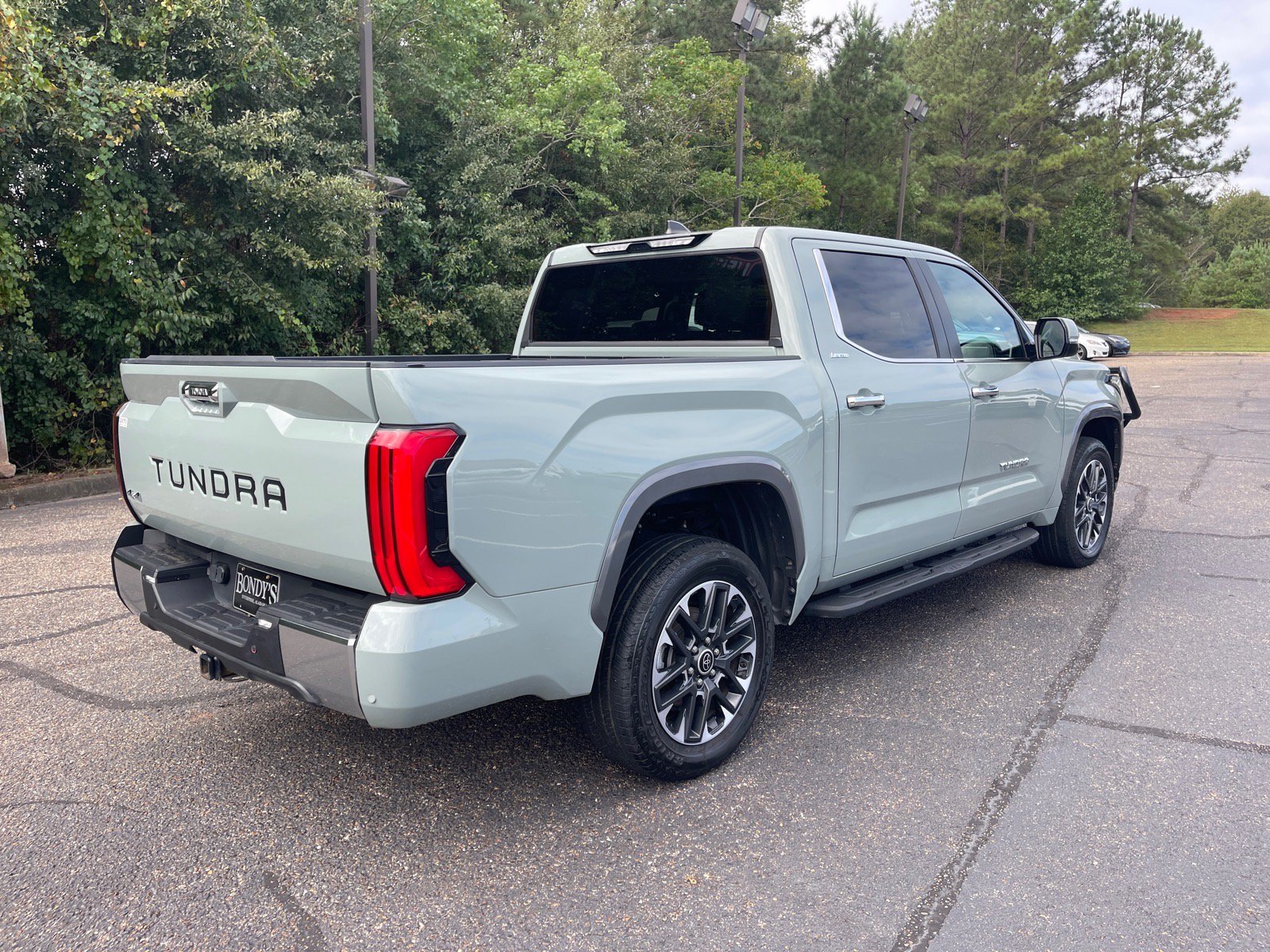Used 2024 Toyota Tundra Limited AWD/4WD image 17