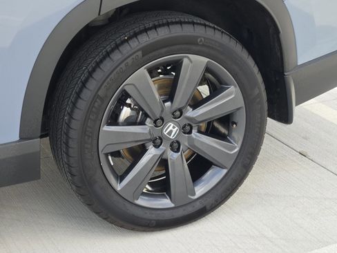 Used 2023 Honda Pilot Sport image 11