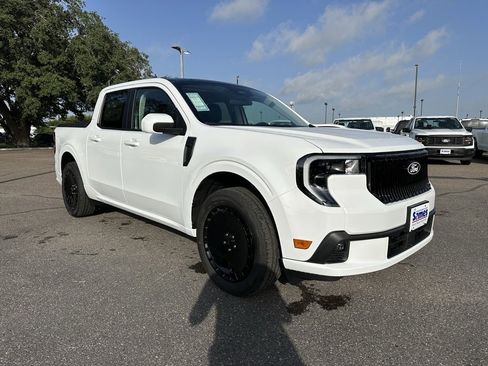 New 2025 Ford Maverick Lobo image 7