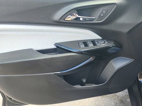 Used 2022 Chevrolet Trax LT FWD image 21