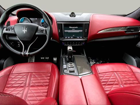 Used 2021 Maserati Levante Trofeo AWD/4WD image 15