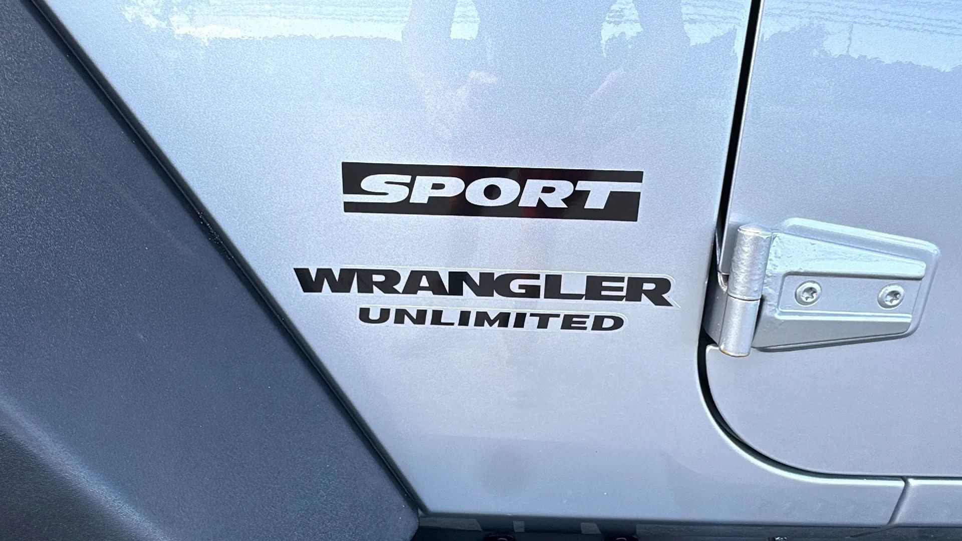 Used 2017 Jeep Wrangler Unlimited Sport w/ Quick Order Package 24S AWD/4WD image 11