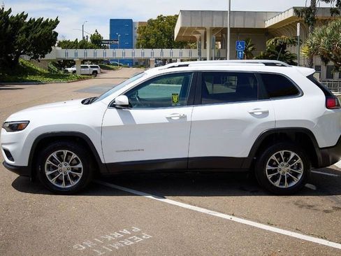 Used 2019 Jeep Cherokee Latitude Plus image 11