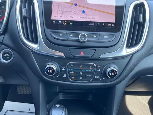 Used 2019 Chevrolet Equinox LT w/ Sun & Navigation Package AWD/4WD image 16