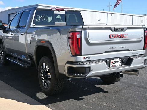 New 2026 GMC Sierra 3500 Denali w/ Denali Reserve Package image 9