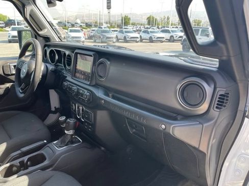 Used 2023 Jeep Wrangler Unlimited w/ Cold Weather Group AWD/4WD image 17