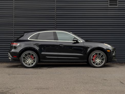Certified 2025 Porsche Macan S AWD/4WD image 9