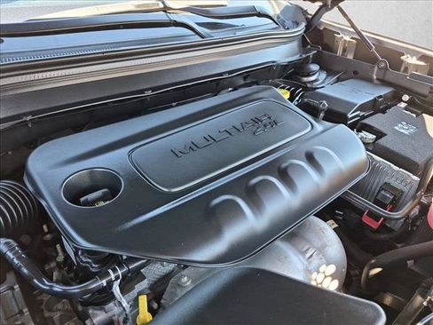 Used 2023 Jeep Cherokee Altitude Lux AWD/4WD image 23