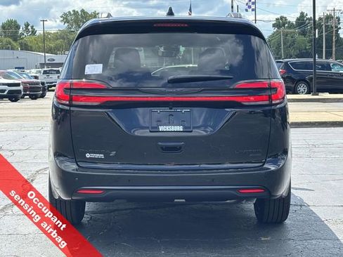 New 2026 Chrysler Pacifica Limited w/ S Appearance Package image 42
