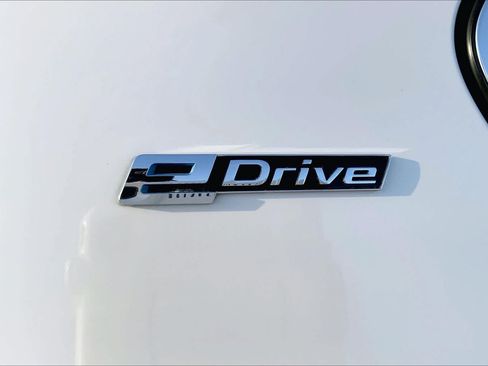 Used 2018 BMW X5 xDrive40e AWD/4WD image 9