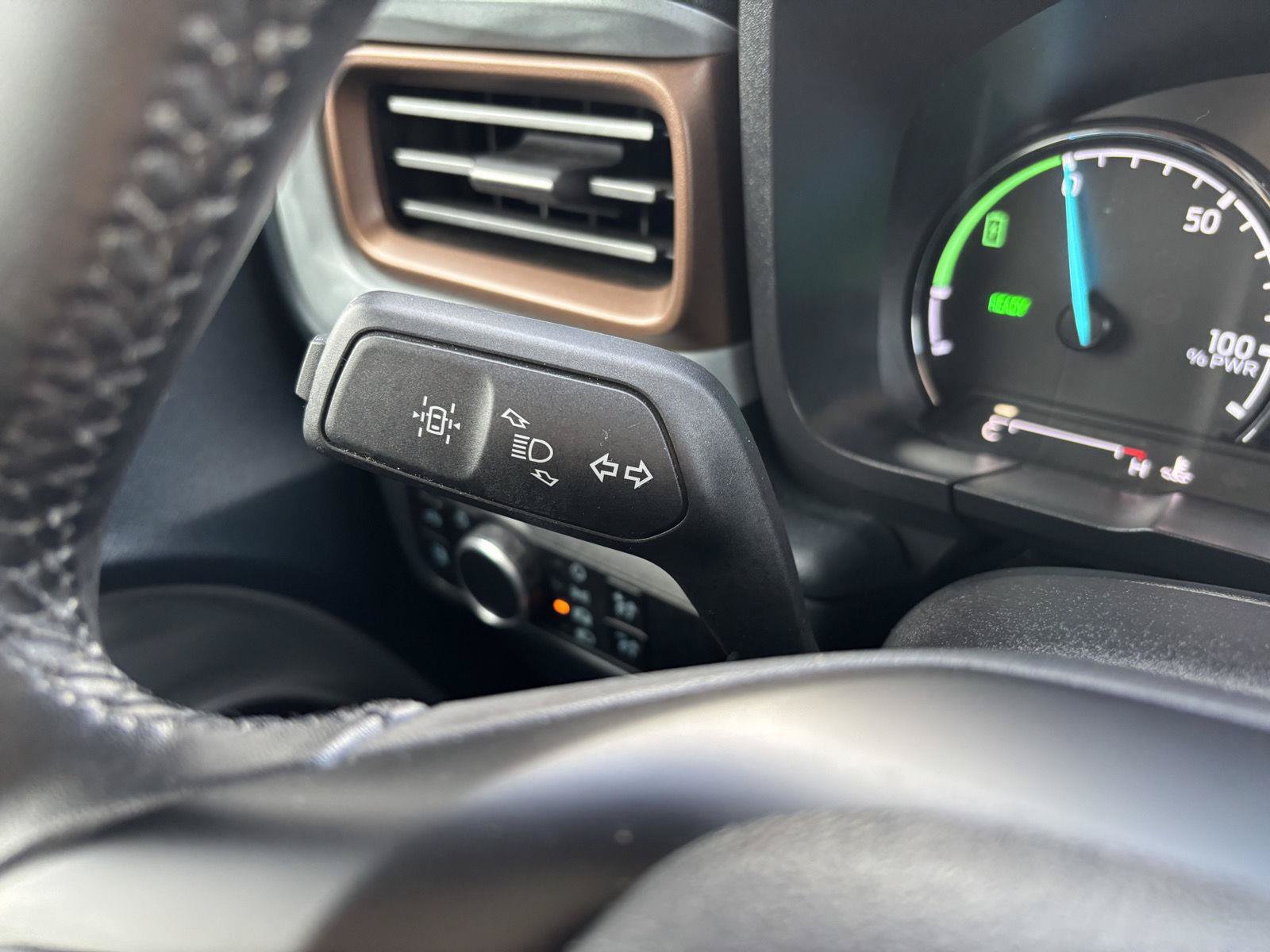 Used 2024 Ford Maverick Lariat FWD image 30
