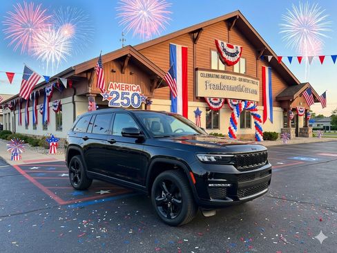 Used 2024 Jeep Grand Cherokee L Limited w/ Black Appearance Package AWD/4WD image 1