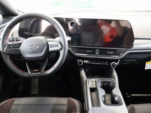 New 2026 Chevrolet Equinox EV RS image 13