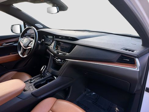 Used 2023 Cadillac XT5 Premium Luxury image 14