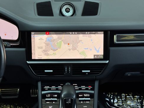 Used 2021 Porsche Cayenne Turbo S image 28