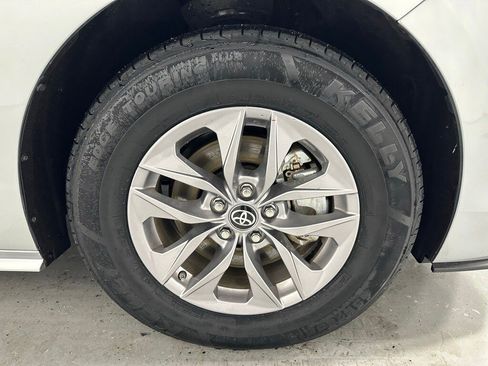 Used 2025 Toyota Sienna XLE image 68