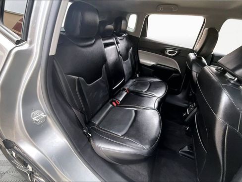 Used 2022 Jeep Compass Limited image 27